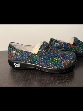 NWOB Alegria Keli Professional Clogs Shoes Ric Rack Rainbow Womans EU37/US 7-7.5